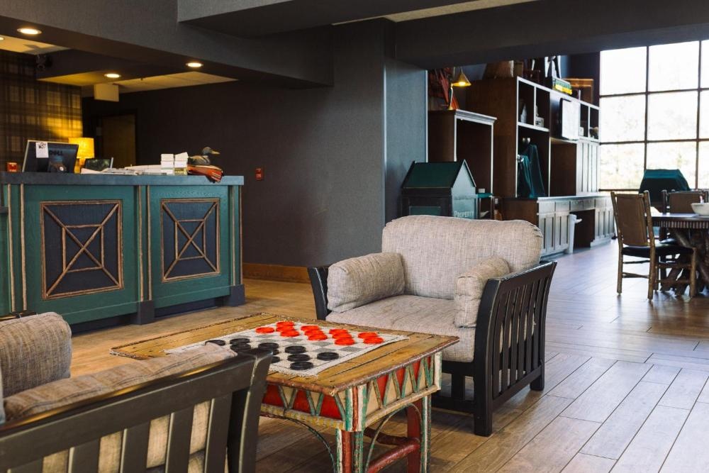 Wildwood Lodge & Suites