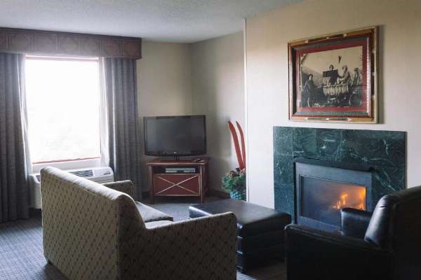 Wildwood Lodge & Suites image 12